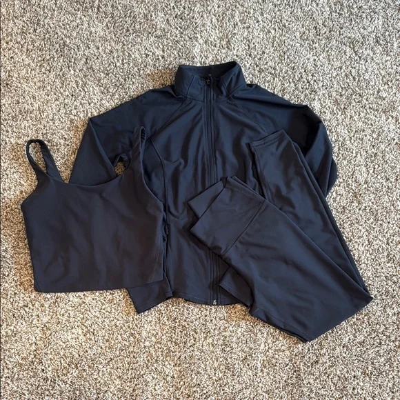 Old Navy Activewear Set - Picture 1 of 9